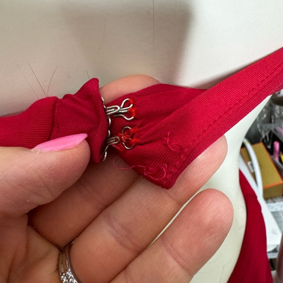 BCBGMaxAzria Red Pleated Cutout Mini Party Dress Size Medium - Picture 13 of 14